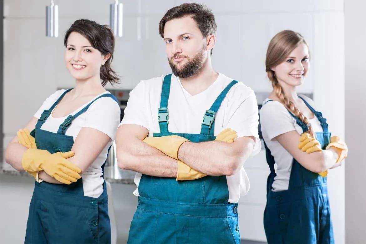 Czy sprzątaczka jest pracownikiem samorządowym? Zaskakujące fakty i przepisy